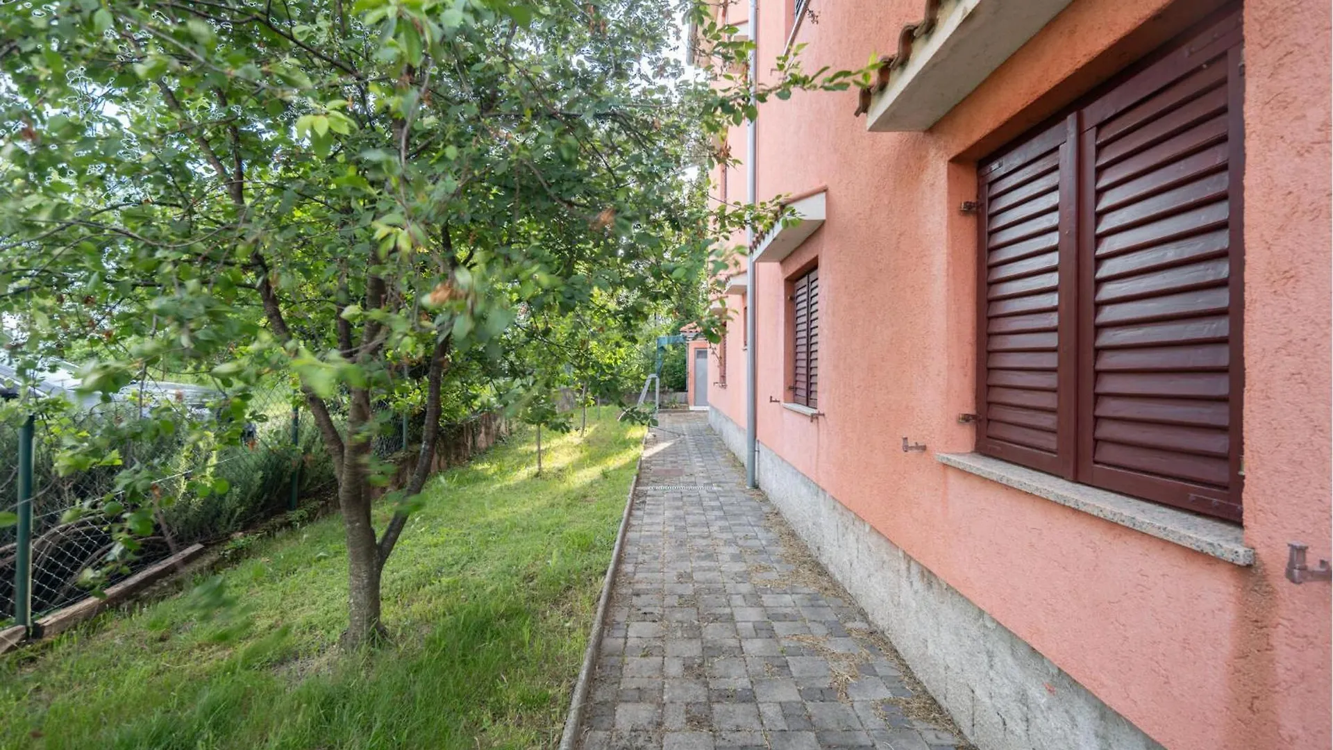 3 Bedroom Stunning Apartment In Kastav 0*,